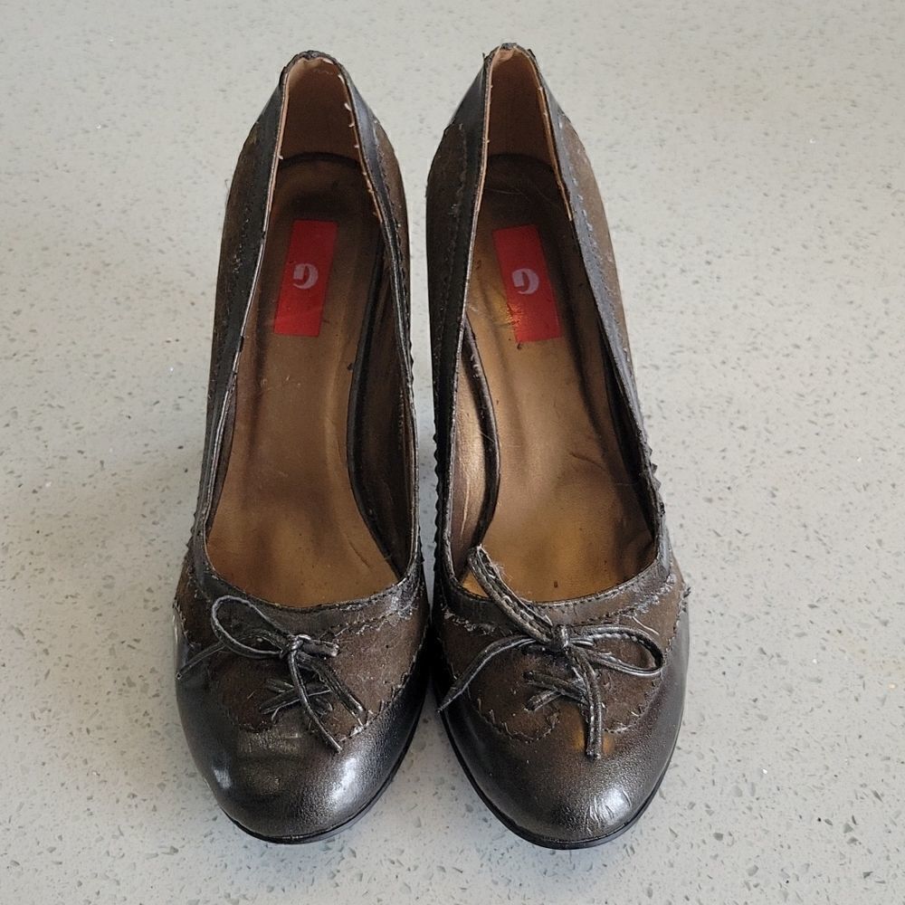 Le Grenier khaki pumps - sz 9